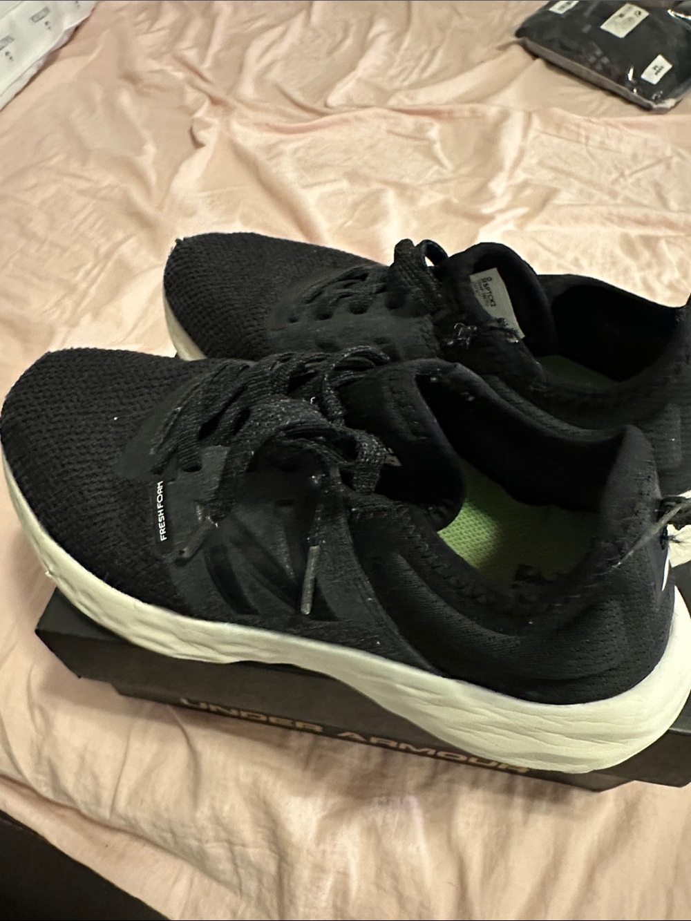 New Balance big boys sneaker size US 7